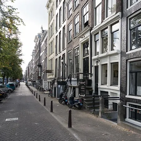 Δωμάτια σε οικογενειακή κατοικία Lil' Dutch Studio *